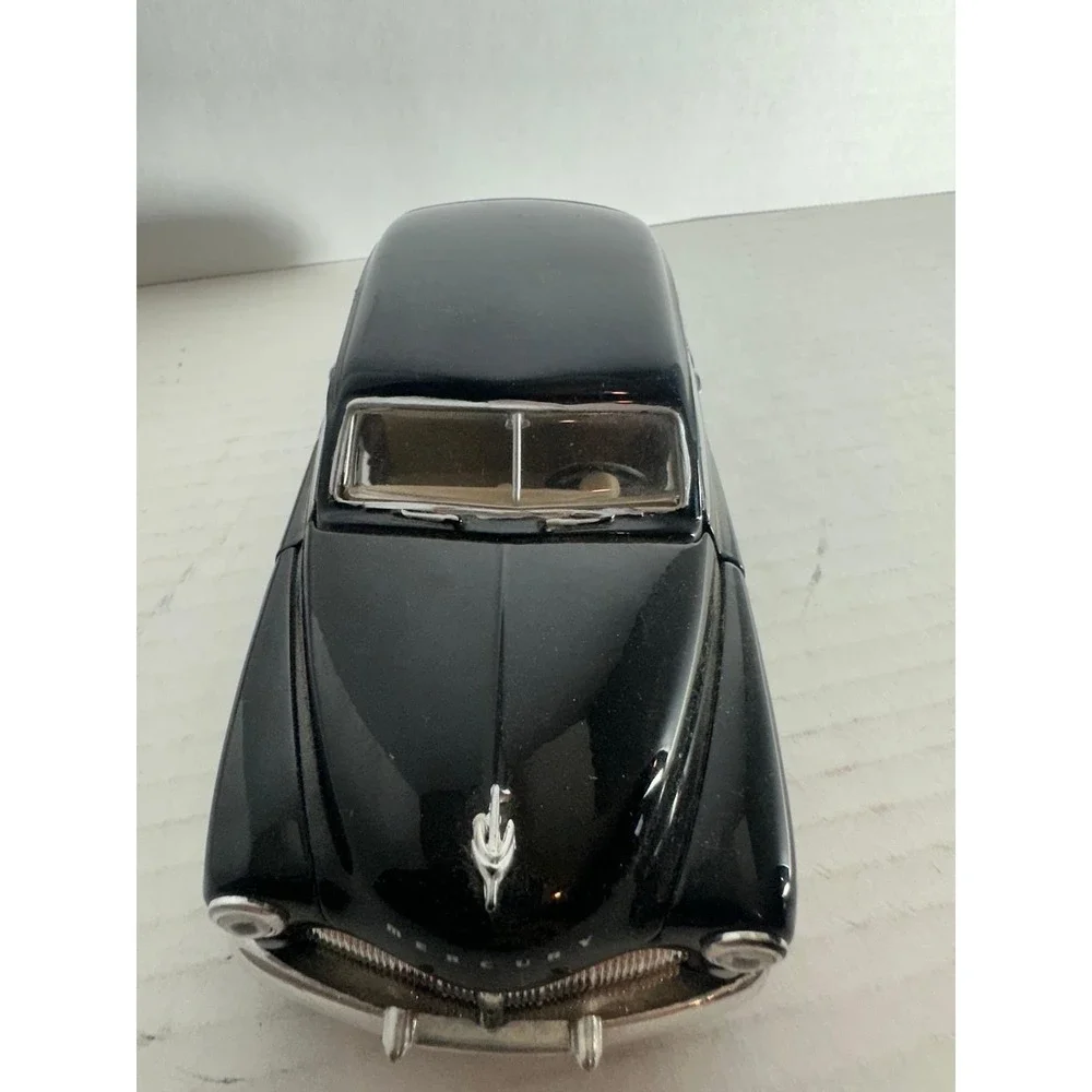 MOTORMAX Diecast 1949 Mercury Coupe Car 1:24 Black Opening Doors Hood Trunk